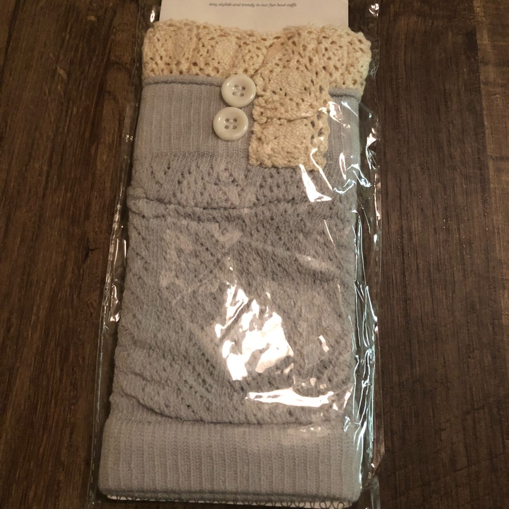 NWT White Plum Grey Knit Boot Cuff